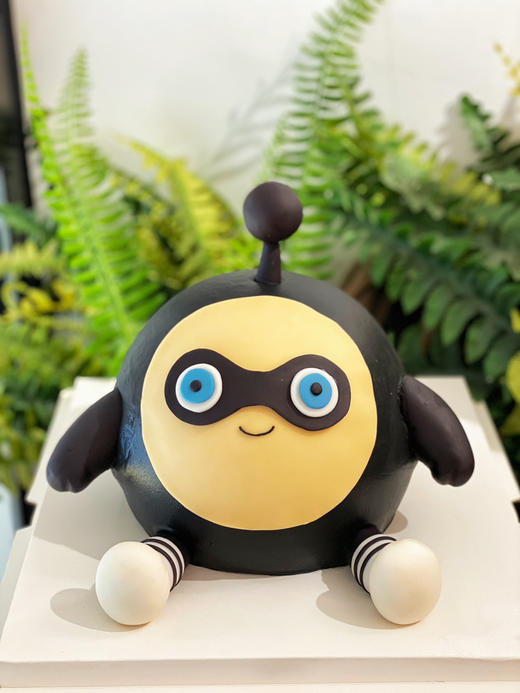 蛋仔派对蛋糕，蓝风车动物有奶油入口即化，全部翻糖可食用手工装饰，提前48小时以上预定，深色奶油易染色，建议刮掉深色后食用 商品图0