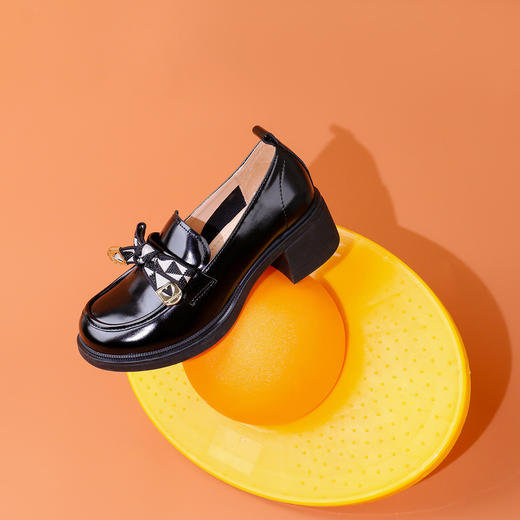 Safiya/索菲娅 2023秋季新品 烫钻蝴蝶结百搭英伦高跟通勤乐福鞋 SF33112005 商品图2