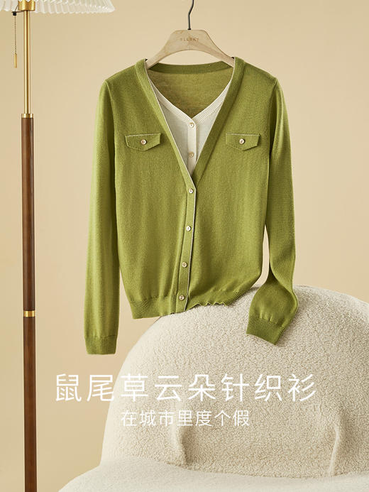 【专属特价】熙世界假两件撞色V领针织衫女长袖软糯毛衣气质上衣2025秋季新款 商品图7