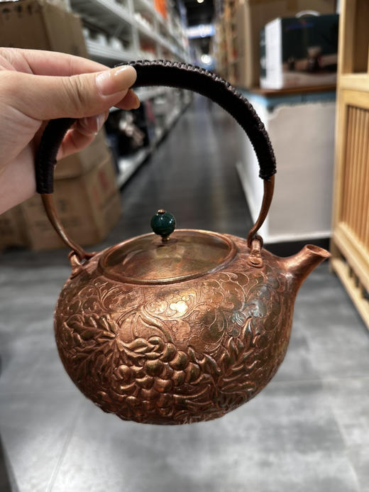 满錾葡萄壶 商品图1