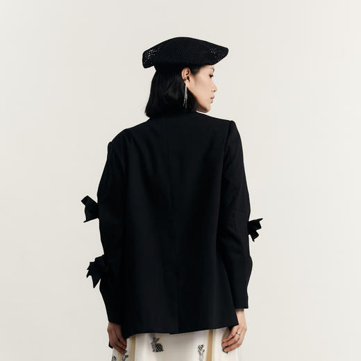 谜底特色西装外套女2023秋新款通勤纯色西服立体蝴蝶结233MW1136 商品图2