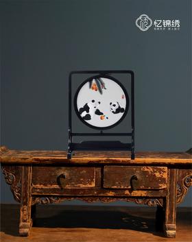蜀锦双面绣-枇杷双熊猫