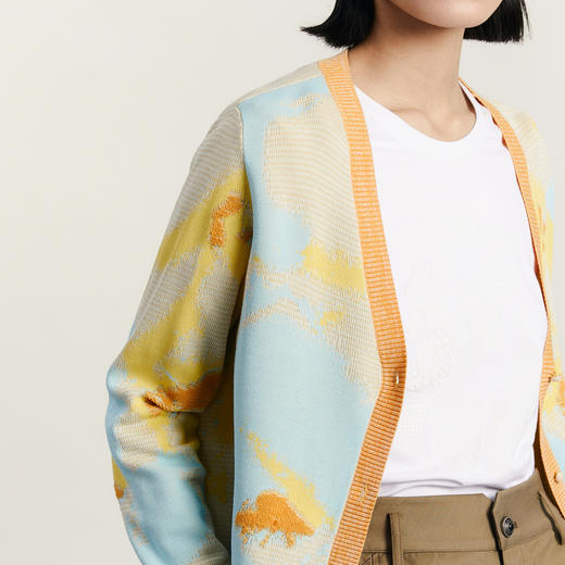 谜底V领针织开衫女2023秋新款复古文艺提花H型针织外套233MZ1291 商品图3