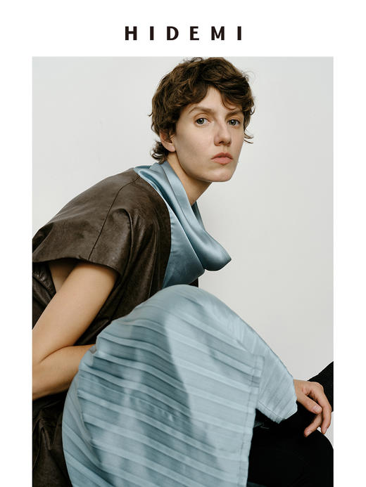 HIDEMI 极简设计感拼接缎面环保皮堆堆领百褶连体裙皮裙 商品图9