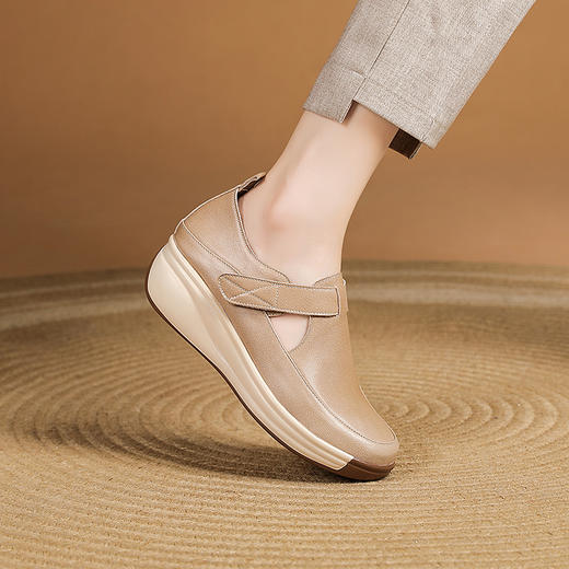 时尚气质，遥遥底坡跟单鞋XYM-k786 商品图2