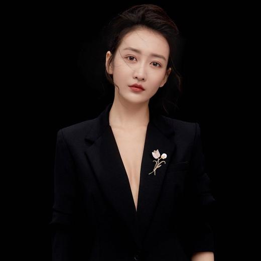 【七夕礼品】【仅赠不售】精緻郁金香女士高档珍珠水晶胸花 商品图1