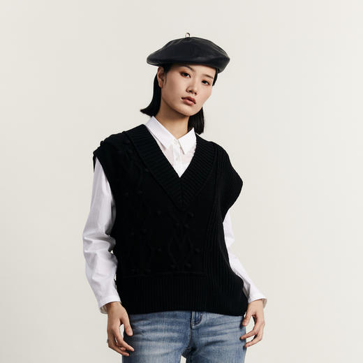 谜底针织背心女2023秋新款百搭V领套头手钩球绣花针织衫233MZ1255 商品图1