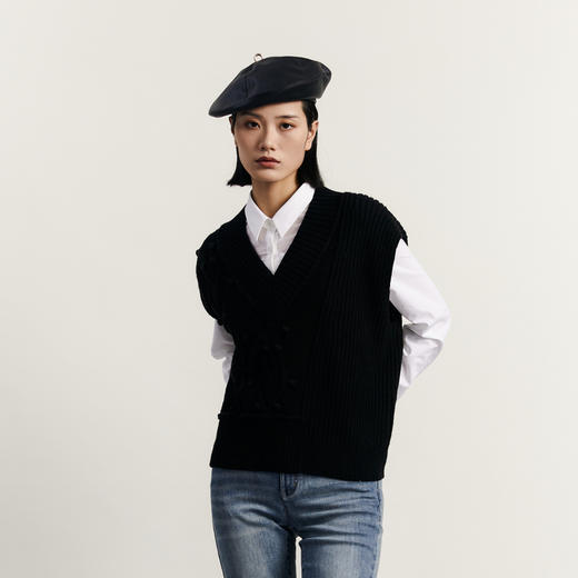 谜底针织背心女2023秋新款百搭V领套头手钩球绣花针织衫233MZ1255 商品图3