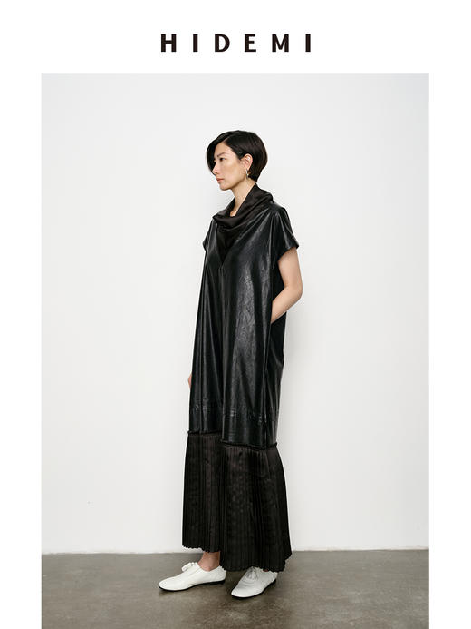 HIDEMI 极简设计感拼接缎面环保皮堆堆领百褶连体裙皮裙 商品图11
