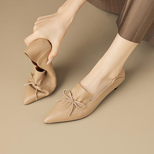 时尚气质，尖头真皮低跟单鞋OFSM-OF6806 商品图5