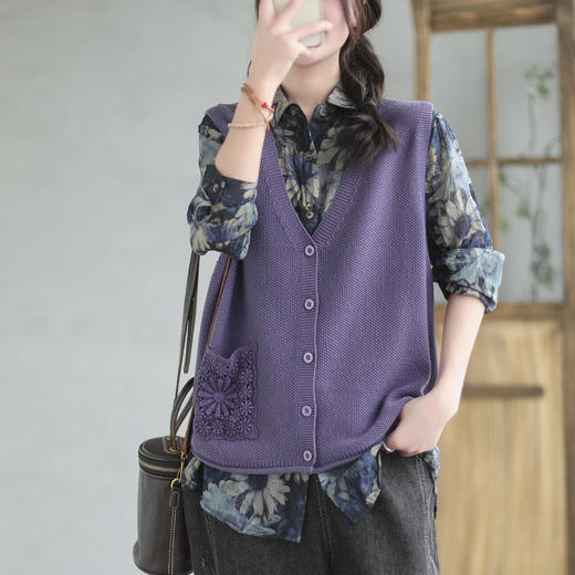 百媚生 复古宽松简约蕾丝口袋V领针织开衫马甲背心 513-17 商品图3