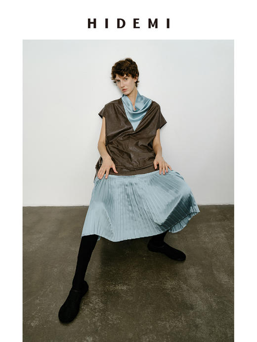 HIDEMI 极简设计感拼接缎面环保皮堆堆领百褶连体裙皮裙 商品图6