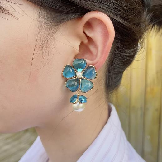 订购6个月到｜Gripoix Paris-No.49 Flower-蓝色琉璃 珍珠 耳环［法国设计师］ 商品图1