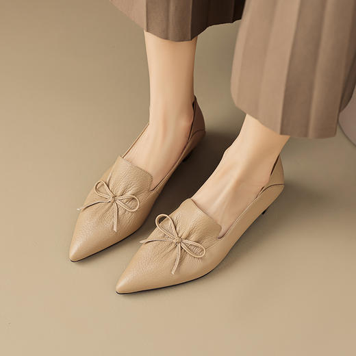 时尚气质，尖头真皮低跟单鞋OFSM-OF6806 商品图3