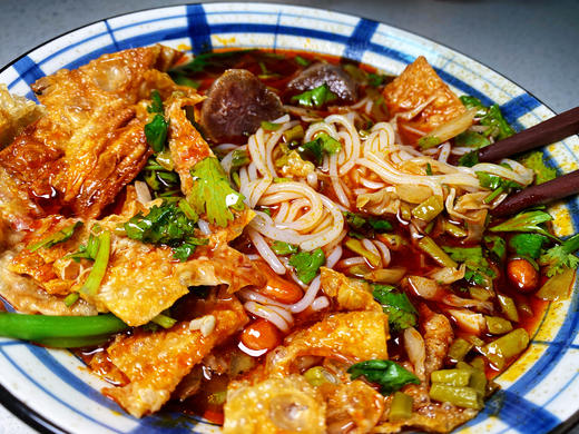 手工现做螺蛳粉 ，真正筒骨螺蛳柴火熬制，可以喝汤的螺蛳粉！ 商品图9