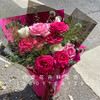 【爱的心动】11朵玫瑰弗洛伊德主题混搭精品花束 商品缩略图0