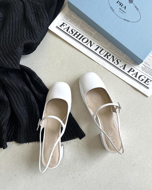 现货 THS 8.19-限时 P家 温柔穿搭 源头金属三角标玛丽珍凉鞋 2色 BZ1091 商品图3