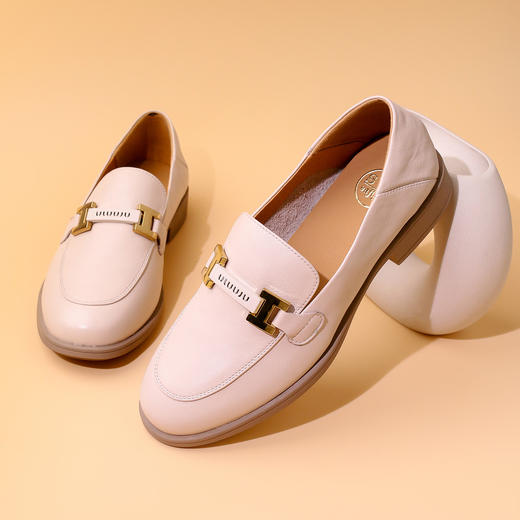 Safiya/索菲娅 2023秋季新品法式圆头一脚蹬真皮软底英伦乐福鞋SF33112021 商品图3