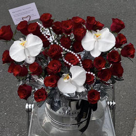 【十分喜爱】33朵精品红玫瑰，高端大气抱抱桶