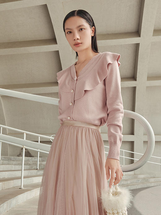 【Lucidy鲁思蒂】B4F丨长袖针织衫女2023新款春秋季气质V领设计感上衣外套(货号:ZZ08BE38628) 商品图4