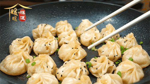 10道网红美食-拇指生煎包