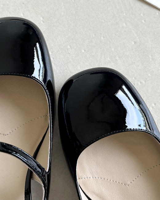 现货 THS 8.19-限时 P家 温柔穿搭 源头金属三角标玛丽珍凉鞋 2色 BZ1091 商品图5