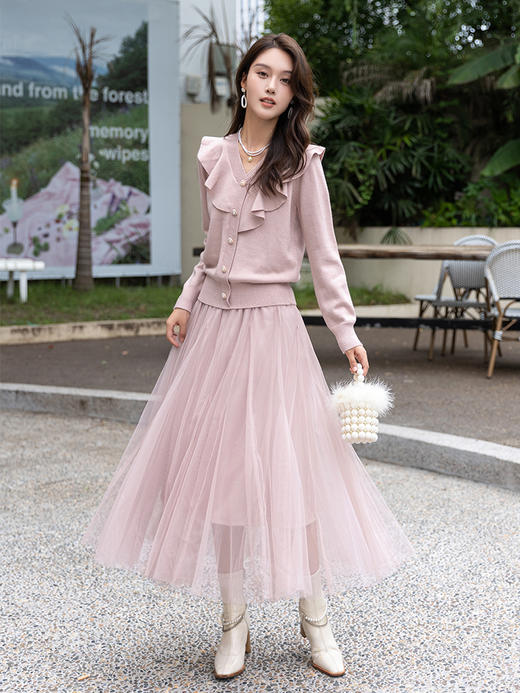 【Lucidy鲁思蒂】B4F丨长袖针织衫女2023新款春秋季气质V领设计感上衣外套(货号:ZZ08BE38628) 商品图3