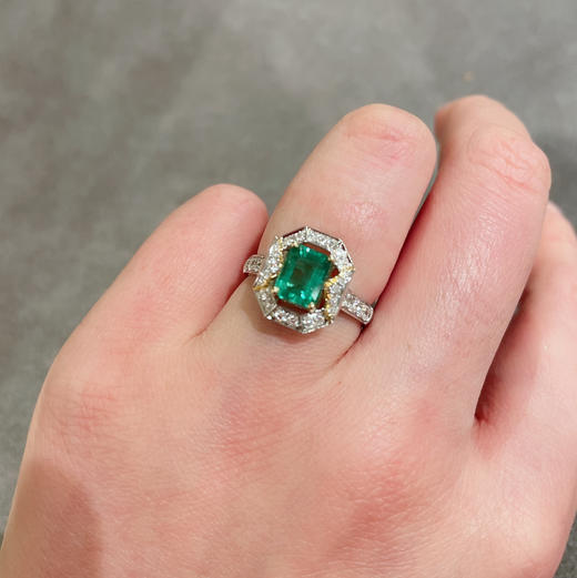 【臻爱】祖母绿戒 CB12304026 商品图10