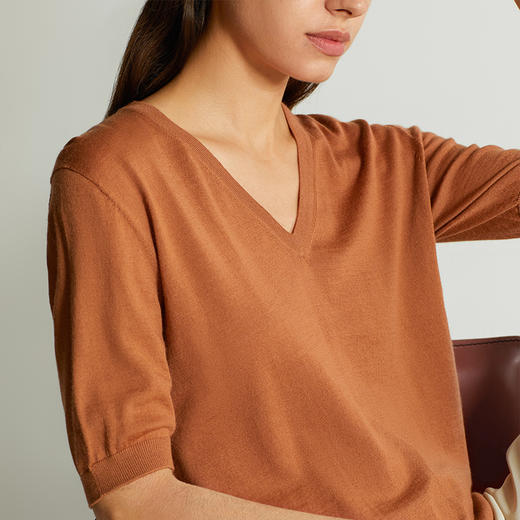 Johnstons of Elgin女士无缝针织V领羊毛针织短袖T恤 商品图4