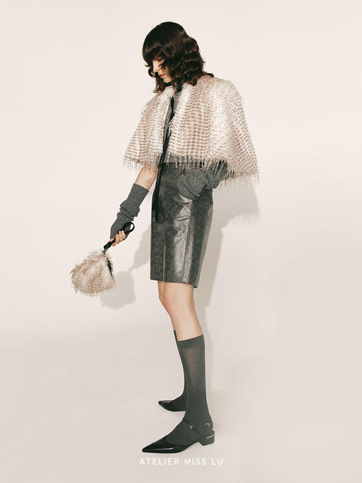 【银色月光】鳄鱼压纹环保皮质中裤2300034C 商品图1