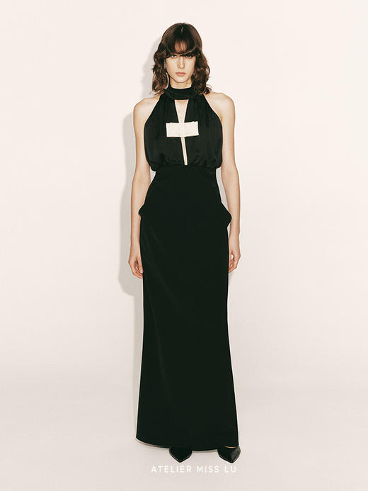 【初心】深V镂空设计蝴蝶结挂脖连衣裙230000020 商品图0