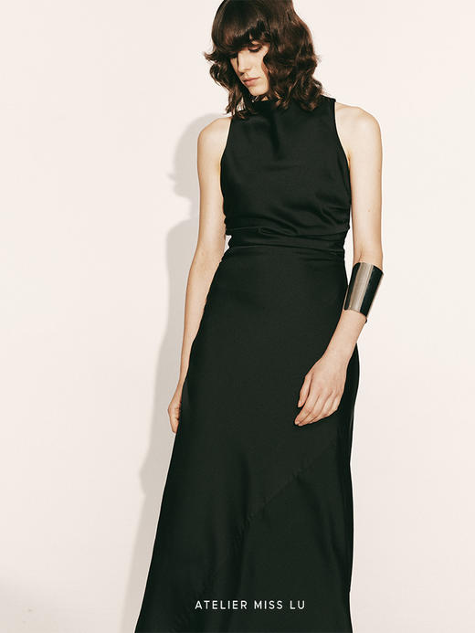 【月下信使】交叉露背褶皱设计收腰长裙230000017A 商品图3