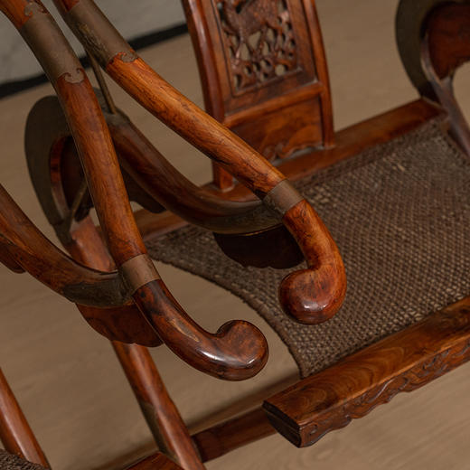 二十世纪 黄花梨透雕麒麟纹交椅（一对） 商品图3