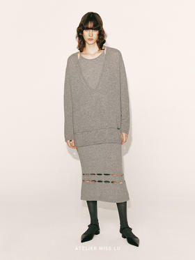 【乌云午后】下摆镂空设计羊绒吊带连衣裙230000025B