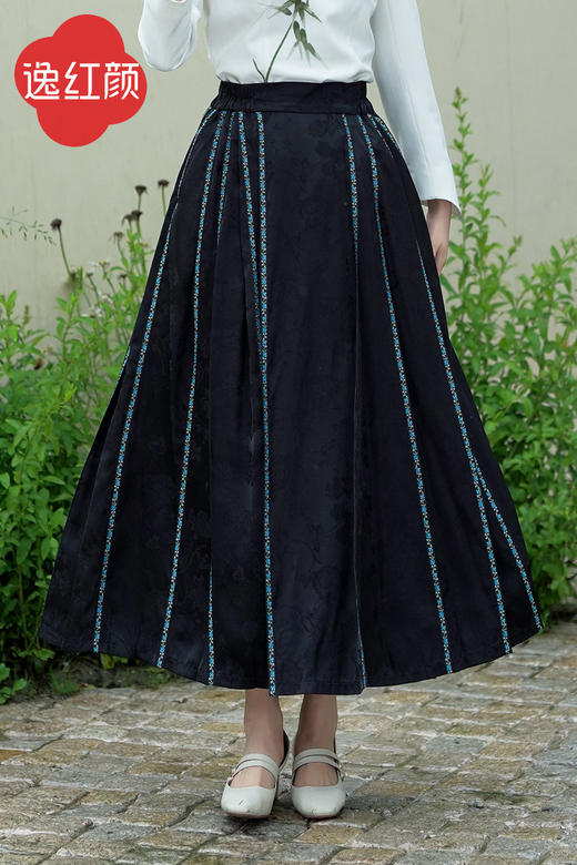 逸红颜明月优选#『玉翡』丝滑暗纹提花缎马面裙，超级百搭单品，自带东方美学的高级感！ 商品图11