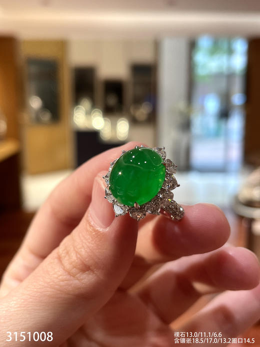 老坑高冰艳绿蛋面戒指【3151008】具体价格微信咨询 商品图1