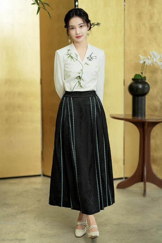 逸红颜明月优选#『玉翡』丝滑暗纹提花缎马面裙，超级百搭单品，自带东方美学的高级感！ 商品图14