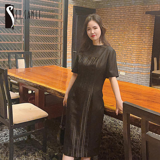 圣三利女装 新品条纹拼接暗纹提花中长款连衣裙SL2037109 商品图0