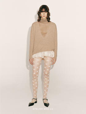 【留白】肌理柔纱蓬松时装短裤2300046B