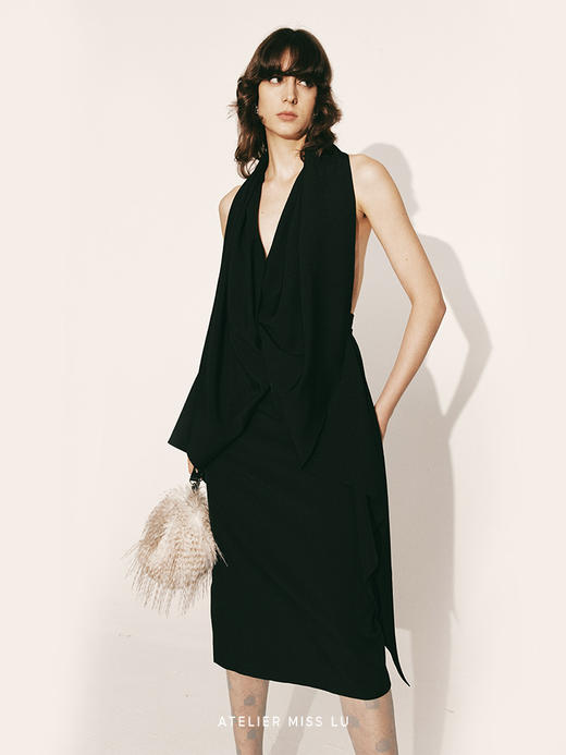 【海伦娜】立裁垂褶设计挂脖露背收腰连衣裙23000061 商品图3