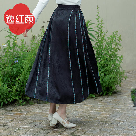 逸红颜明月优选#『玉翡』丝滑暗纹提花缎马面裙，超级百搭单品，自带东方美学的高级感！ 商品图5