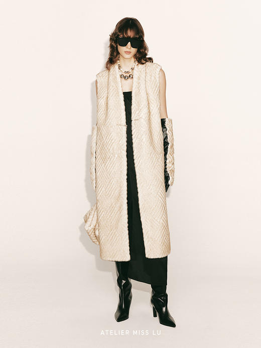 【极低雪兔】短绒压纹环保皮草绵羊毛长款马甲外套230000031 商品图0