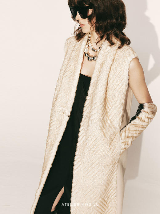 【极低雪兔】短绒压纹环保皮草绵羊毛长款马甲外套230000031 商品图2