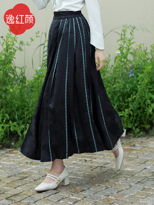 逸红颜明月优选#『玉翡』丝滑暗纹提花缎马面裙，超级百搭单品，自带东方美学的高级感！ 商品图7