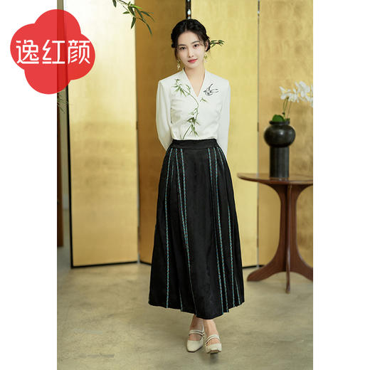 逸红颜明月优选#『玉翡』丝滑暗纹提花缎马面裙，超级百搭单品，自带东方美学的高级感！ 商品图3