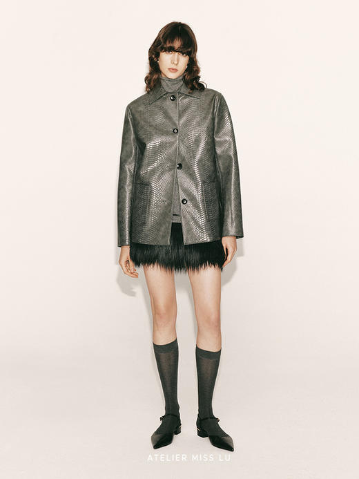 【皇后皮箱】鳄鱼压纹环保皮质直身外套230053 商品图0