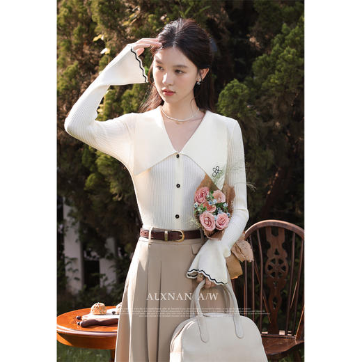 鹿向南《花与梦境》小香风翻领针织衫女设计感小众上衣LXN31220 商品图4