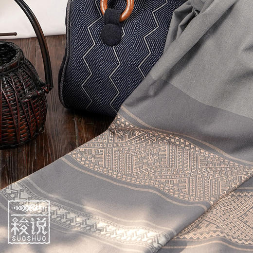 上新【梭说】初云舒纯手工限量设计围巾披肩侗族传统织锦工艺 商品图3