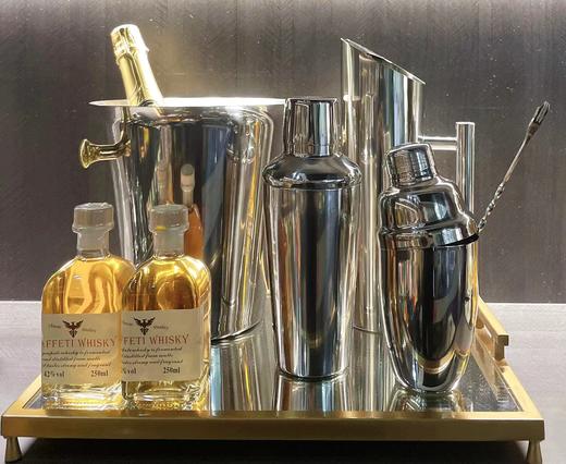 中洲公馆同款现代轻奢不锈钢皮革金属酒桶套装 商品图0