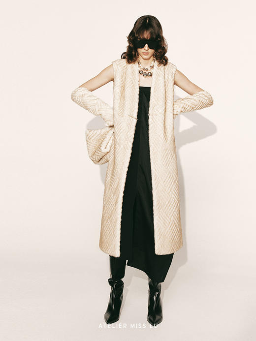 【极低雪兔】短绒压纹环保皮草绵羊毛长款马甲外套230000031 商品图1